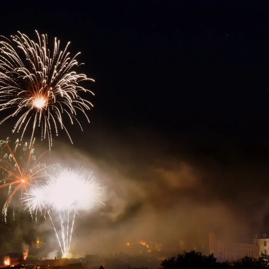 Feu d'artifice au-dessus de Brantôme